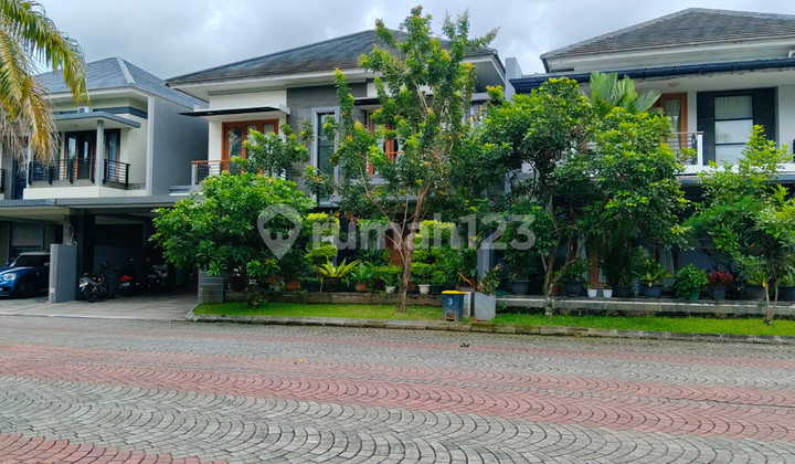 Rumah Mewah Modern Minimalis Di Perumahan Elit Bale Hinggil Residence, Jl. Kaliurang KM 8.5 Ngaglik, Sleman, Yogyakarta Rumah Mewah Modern Minimalis Di Perumahan Elit Bale Hinggil Residence, Jl. Kaliurang KM 8.5 Ngaglik, Sleman, Yogyakarta