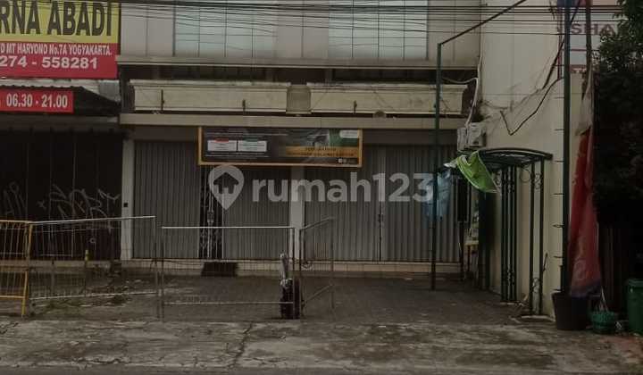 Ruko Tiga Lantai Ditengah Kota Jogyakarta Cocok Untuk Kantor Maupun Usaha. Ruko Tiga Lantai Ditengah Kota Jogyakarta Cocok Untuk Kantor Maupun Usaha.
