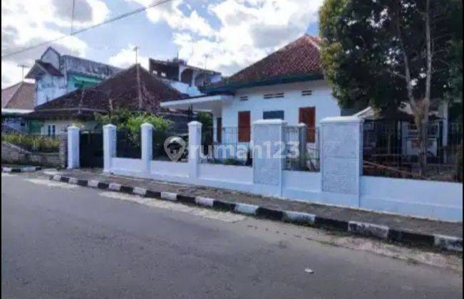 Disewakan Rumah Luas Klasik Cocok Untuk Kantor Di Baciro 1