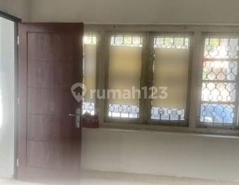 Rumah Gaya Kolonial Di Jl.pahlawan Magelang 2