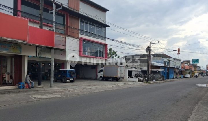 Two-Storey Strategic Spacious Shop House on Jl. Godean, Sleman