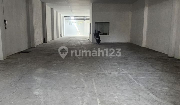 Strategic Location Shop House Suitable for Business Near Jombor Terminal, Sendangadi, Mlati, Sleman