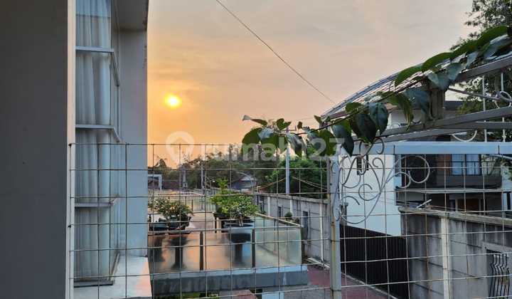 Rumah Mewah Dalam Perum One Gate System Di Jl.palagan.