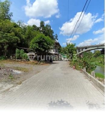 Tanah Apik Dekat Fakultas Tehnik Ugm.