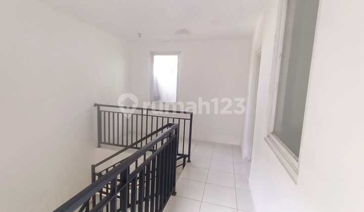 FOR SALE QUICK READY-TO-OCCUPY HOUSE PINE REGENCY CLUSTER