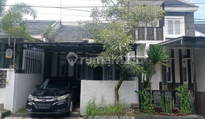 Jula House in the Elite Complex of Cihanjuang, North Cimahi 2