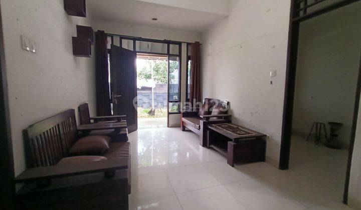 ruang tamu dijual rumah bagus di komplek