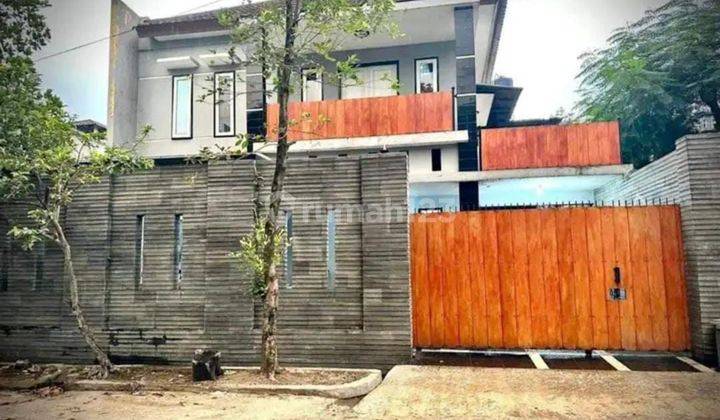 Rumah Mewah Komplek Margahayu dekat Pintu Tol Kopo 1