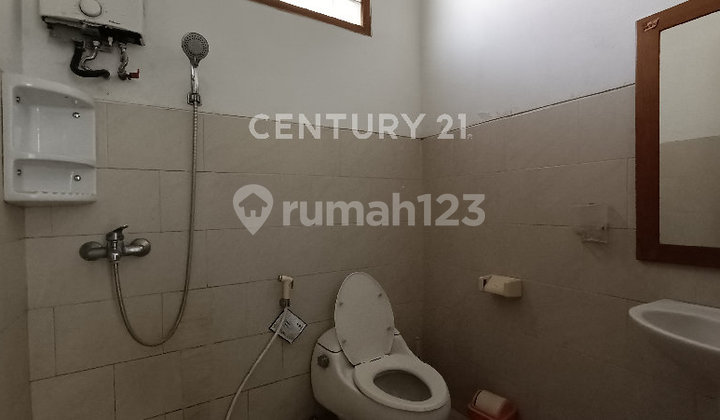 Di Jual Rumah Cantik 1 LT, Siap Huni di Kompleks Perumahan Aman, 2