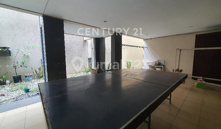 Rumah 2 Lantai Furnished, Cocoku Usaha di Mainroad Jl Singgasana 2