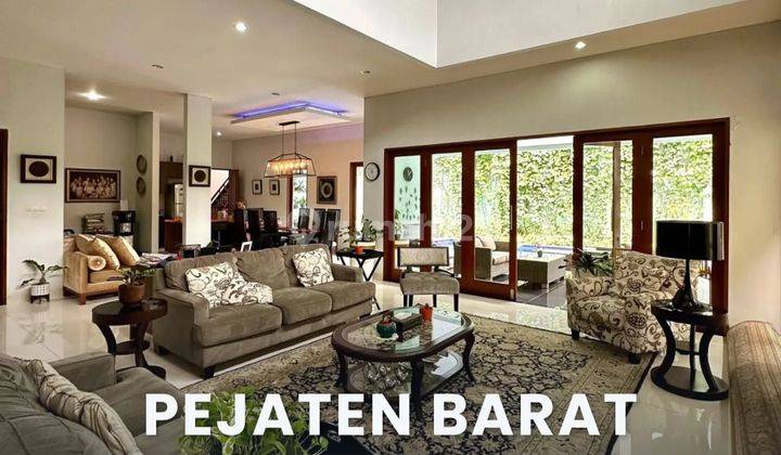 Harga Menarik Rumah Cantik Ada Pool Di Pejaten Barat Jakarta  1