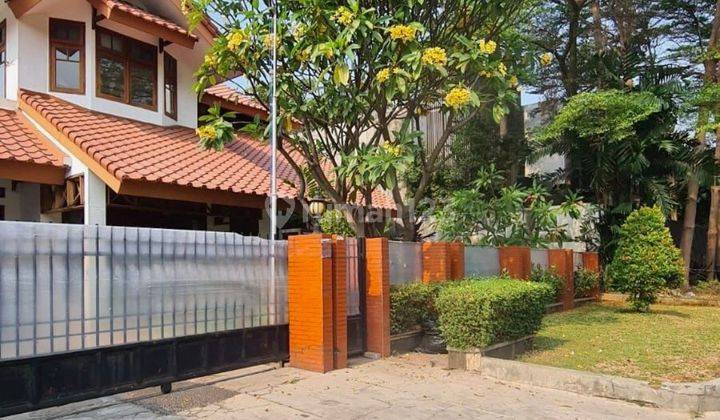 Prime Area Dijual Rumah Cantik di Patal Senayan Jakarta Selatan 1