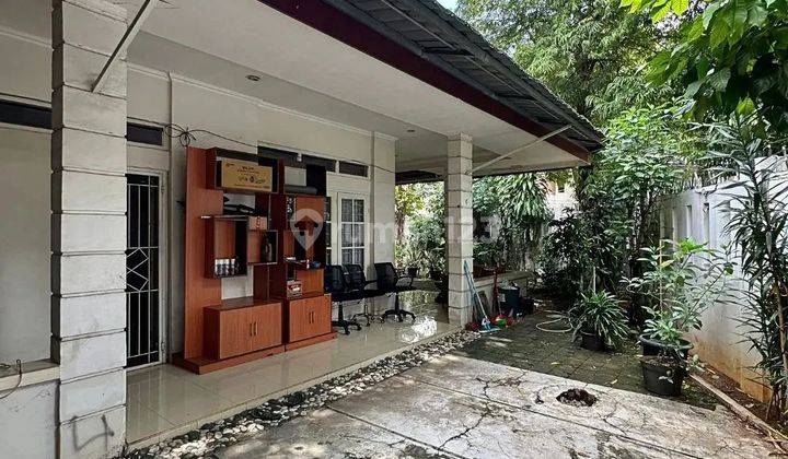 Dijual Rumah Hoek Strategis di Kebayoran Baru Jakarta Selatan 2