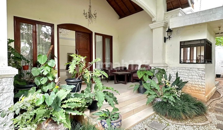 Rumah Terawat Semi Furnished di Pegangsaan Mentang Jakarta Pusat 2