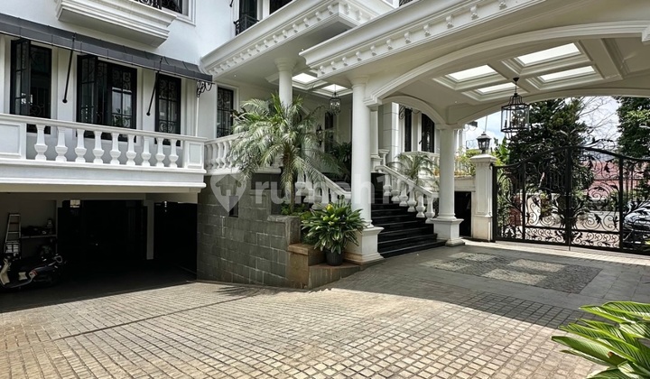 Rumah Mewah Modern Classic Furnished di Kemang Jakarta Selatan 2