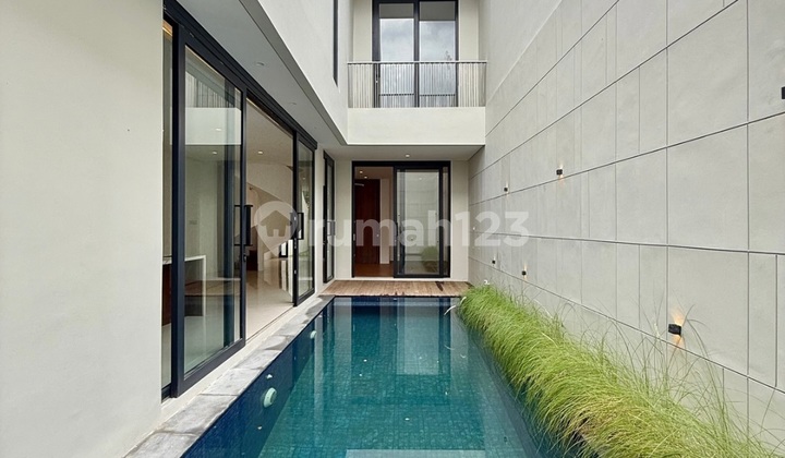 Rumah Baru Tropical Modern Ada Pool di Kemang Jakarta Selatan 2