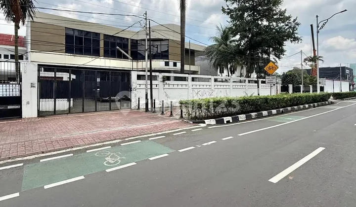 Harga Dibawah NJOP Rumah Area Komersil di Kebayoran Baru Jakarta Harga Dibawah NJOP Rumah Area Komersil di Kebayoran Baru Jakarta