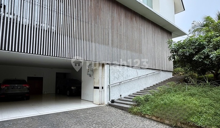 Modern Tropical Luxury House in Radio Dalam, Kebayoran Baru, Jakarta 2