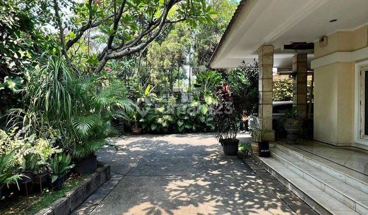 Rumah Lahan Luas Ada Swimming Pool Di Kemang Jakarta Selatan 2