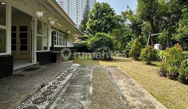 Vintage House Ready to Occupancy in Front of Park at Kebayoran Baru Jakarta 2
