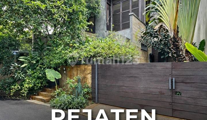 Modern Tropical House in a Complex in Pejaten, South Jakarta