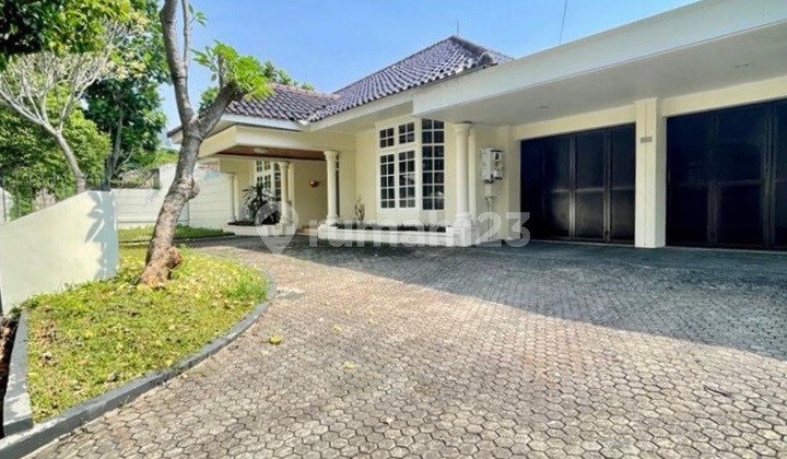 House Price Drop with Private Pool in Patra Kuningan, Jakarta 2