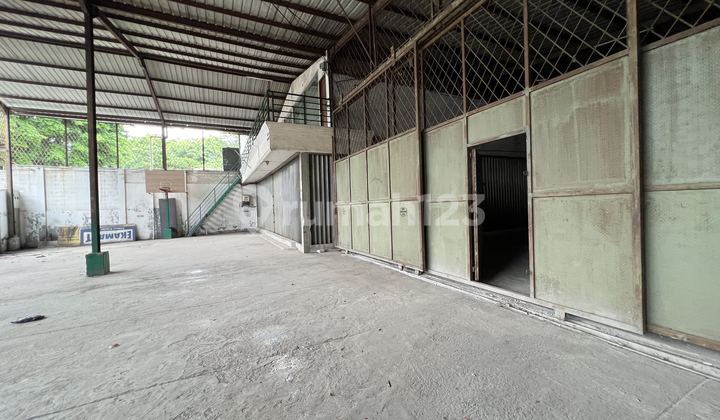 Gudang Bentuk Tanah Ngantong Di Raya Bekasi Klender Lt 1700 M2 Sebrang Halte Pool Mayasari 3