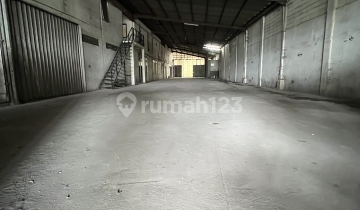 Gudang Bentuk Tanah Ngantong Di Raya Bekasi Klender Lt 1700 M2 Sebrang Halte Pool Mayasari 6