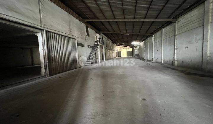 Gudang Bentuk Tanah Ngantong Di Raya Bekasi Klender Lt 1700 M2 Sebrang Halte Pool Mayasari 7