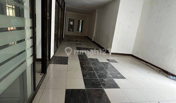 Disewakan Tempat Usaha Sebrang Menteng Huis Mall Lt 19x70 M2 Luas Bangunan 700 M2 Cocok Untuk Kantor, Tempat Kursus, Pusat Pelatihan  3