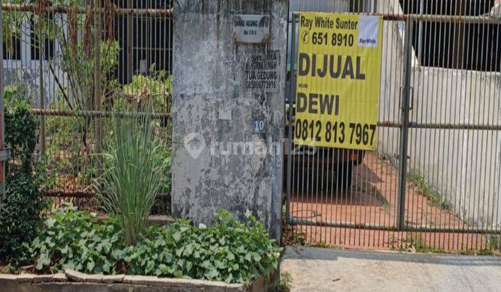 Rumah Tua Hitung Tanah Luas 12x25 M2 Hadap Barat Shm  1