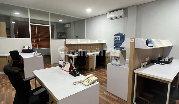 5-story Ruko Royal Sunter, south-facing, size 5x17 m², good and neat, very suitable for office use.