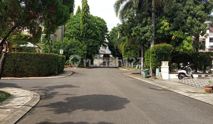 Rumah Sunter Mediterania Jalan Bolevar Uk 6X18 Hadap Selatan 2