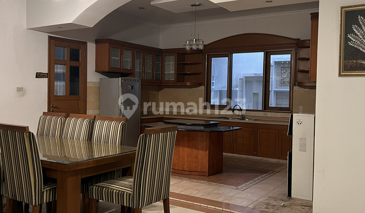 Rumah sewa hoek sunter uk 17x25 m2 Dalam komplek siap huni 4 kmr tdr bagus