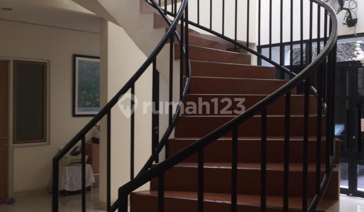 Di Jual Mini building Jl Gunawarman , Kebayoran Baru Jakarta Selatan Di Jual Mini building Jl Gunawarman , Kebayoran Baru Jakarta Selatan