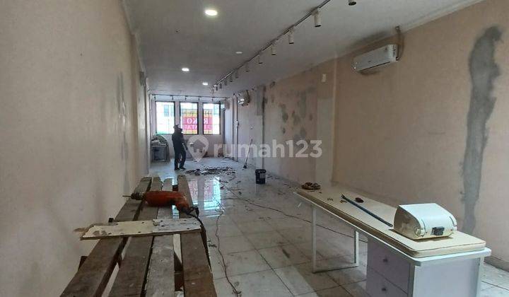 Di sewakan Ruko Modern 3 lantai lokasi di Jl Tebet Raya Tebet Timur Jakarta Selatan 2