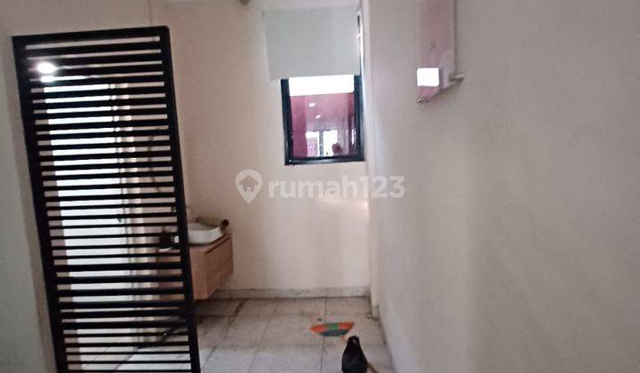 Di sewakan Ruko Modern 3 lantai lokasi di Jl Tebet Raya Tebet Timur Jakarta Selatan 1