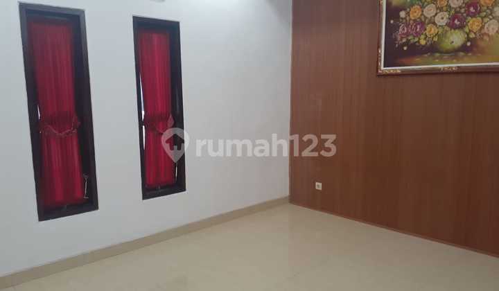 Rumah semi villa di lokasi strategis 8