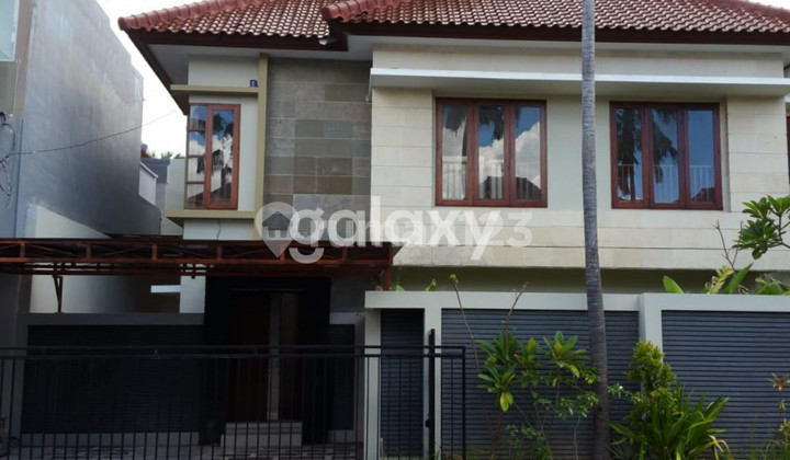 Villa Bale Mansion Kerobokan Badung, Bali