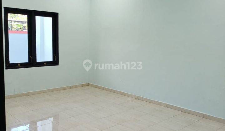 Rumah Mungil Cantik Terawat Lokasi Strategis 2