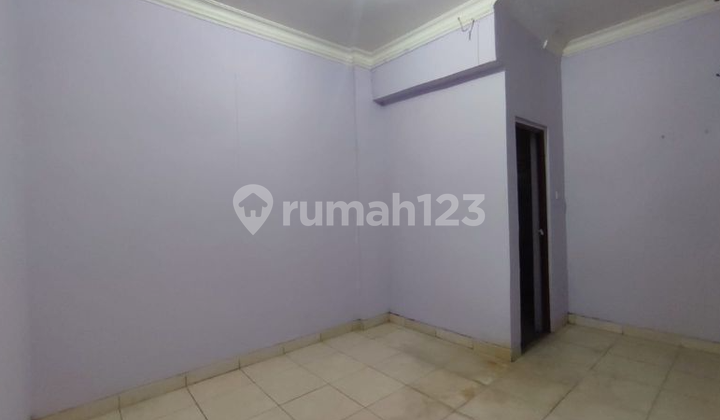 4-Story Shophouse in a Busy Business Area in Kuta Badung 2