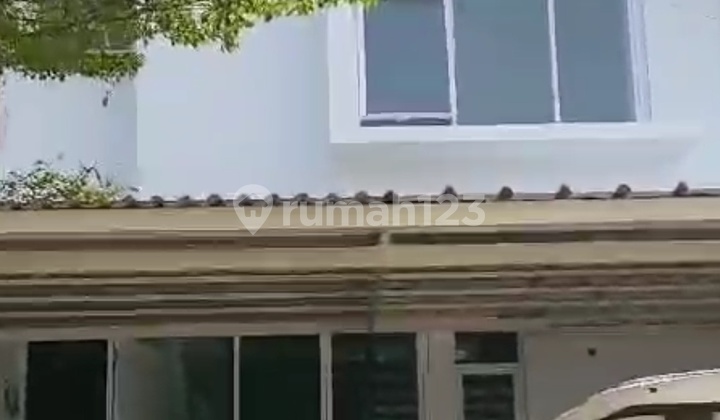 Sewa Rumah Luas di Talaga Bestari Tangerang 1