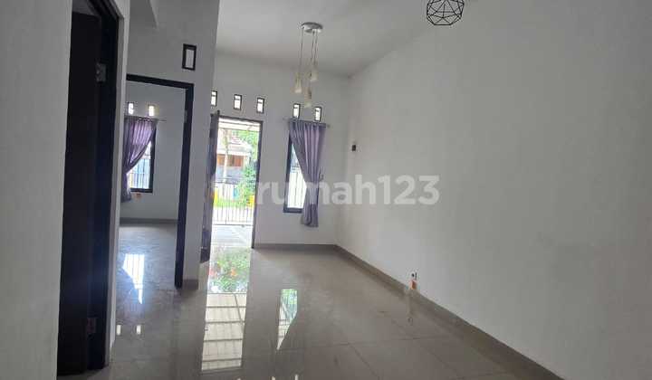 For sale, house in Graha Indira Citra Raya cluster, Tangerang. 2