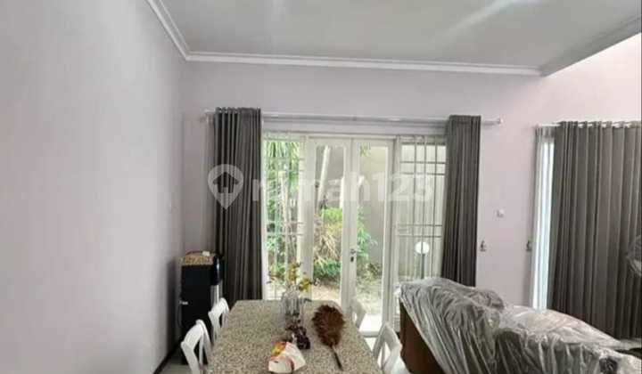 Dijual Rumah 2 Lantai Furnish Kertajaya Indah Regency 2