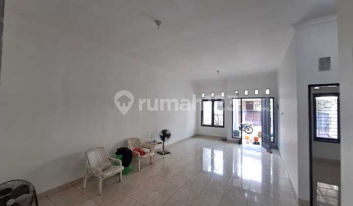 Rumah Baru Renovasi Siap Huni di Galaxy Bekasi  2