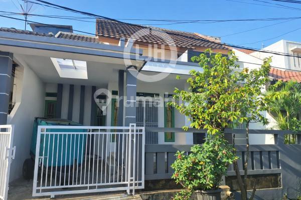 Dijual Rumah Luas Selangkah ke Mall dan Pusat Kuliner di Galaxy Bekasi Dijual Rumah Luas Selangkah ke Mall dan Pusat Kuliner di Galaxy Bekasi