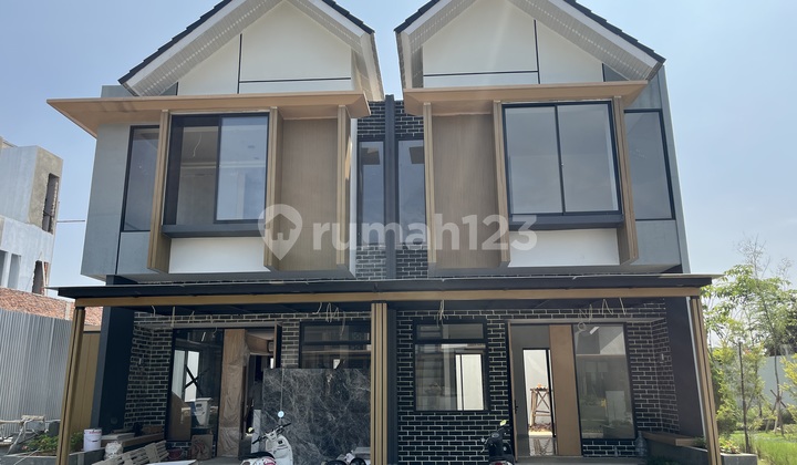 Rumah 2 Lantai Mewah Dekat Yasmin Bogor, 7 Menit ke Toll Kyumanis 2