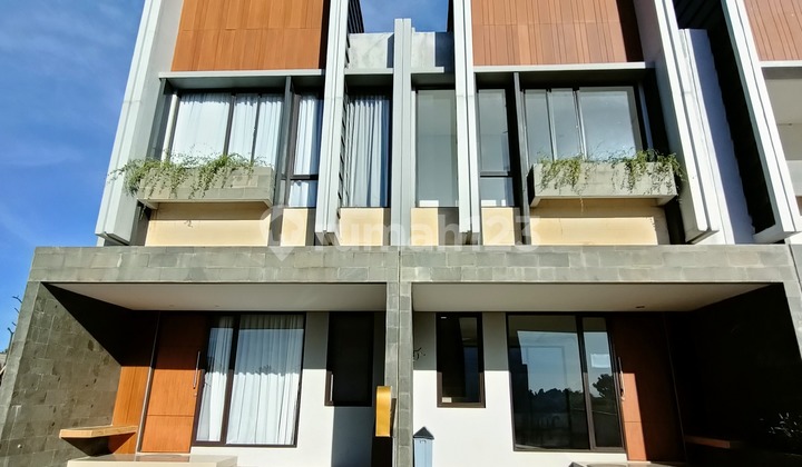 Rumah 3 Lantai Attic Room, Lokasi Asri Bebas Banjir di Bogor Rumah 3 Lantai Attic Room, Lokasi Asri Bebas Banjir di Bogor