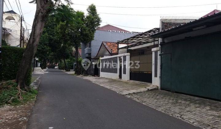 Rumah Lama di Tebet Barat Dalam, Kotak, Shm, Lebar Jalan 2 Mobil, Hub 0813 1838 1838 1