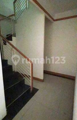 Ruko 4 Lantai, Tepi Jalan Raya Supomo Hub 0813 1838 1838 3